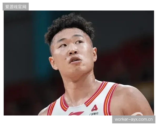 贺希宁赛季迎来爆发，但深圳队末节进攻点过于集中。